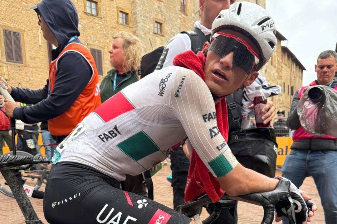 Isaac del Toro se apodera de la punta en el Tirreno-Adriático 2026.