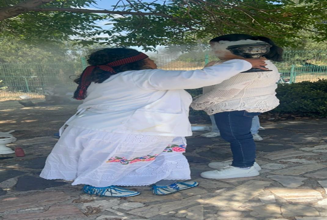 Miles de visitantes acuden a realizarse limpias y cargarse de energía en las Cholulas.