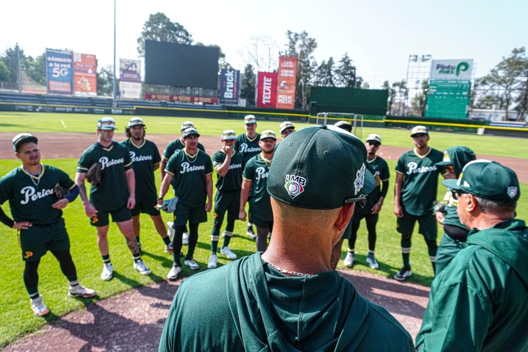 No hay tregua en el campo de entrenamiento de los Pericos.