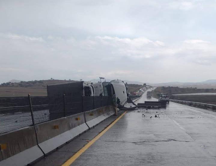 tractocamión-arco norte