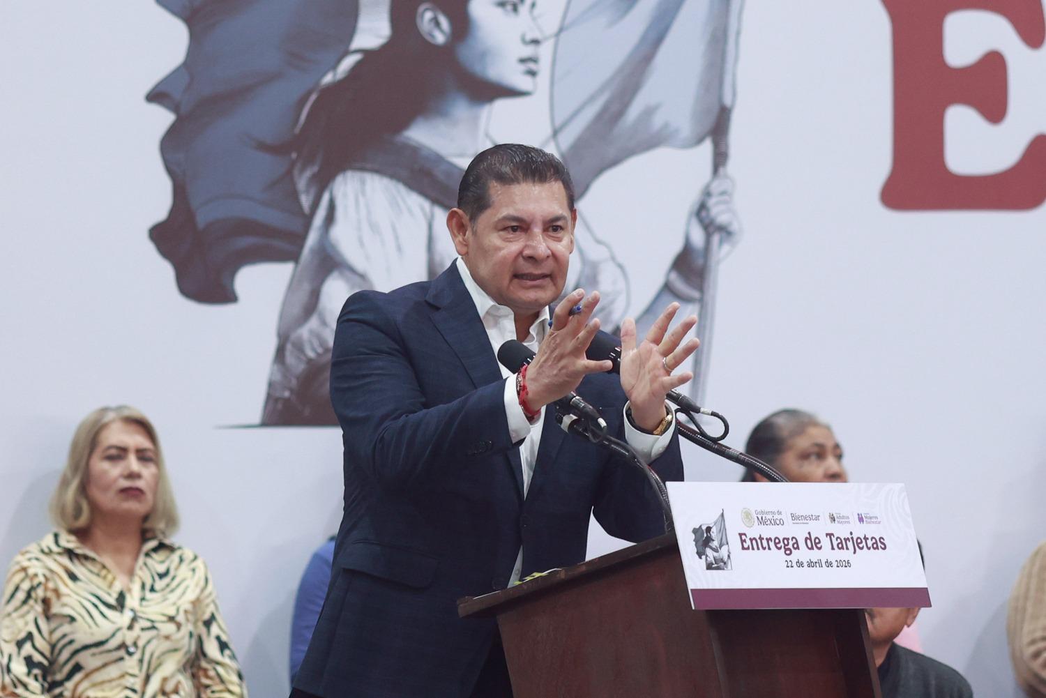 Alejandro Armenta Mier, gobernador de Puebla.
