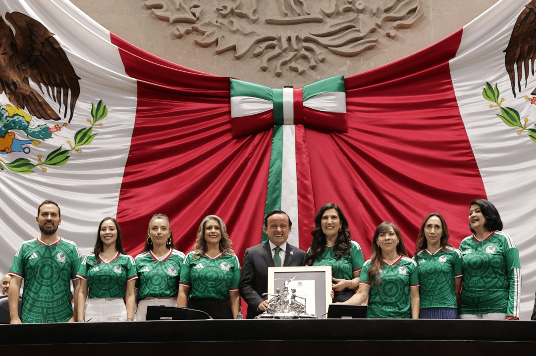 Presidente de la FMF es reconocido por la Cámara de Diputados.