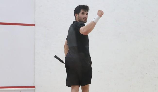 Mexicano Leonel Cárdenas, avanza a cuartos de final en Abierto Internacional de Squash.