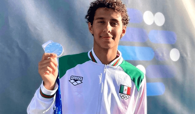 Mexicano Paulo Strehlke hace historia con medalla de plata en Aguas Abiertas.
