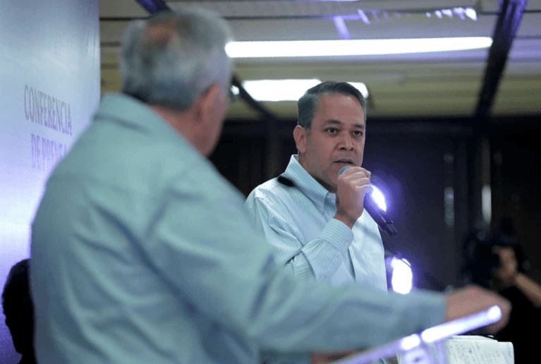 Enrique Alfonso Díaz Vega, exsecretario de Finanzas de Sinaloa se entrega en NY.