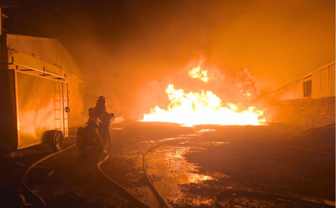 Tres lesionados deja incendio en planta de Bachoco en Lagos de Moreno.