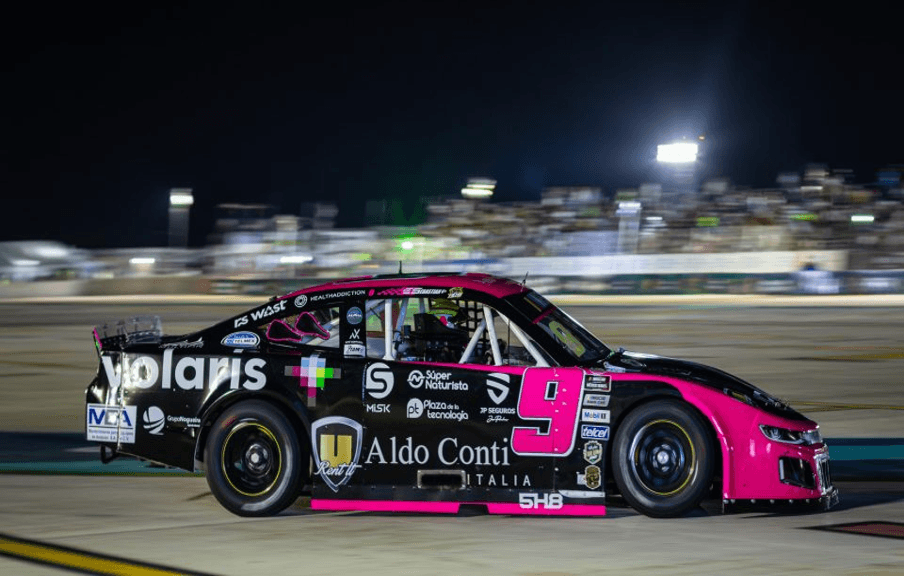 Los cuatro primeros de NASCAR México, llegan a Puebla separados por pocos puntos.