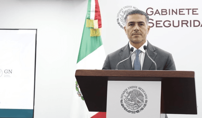 En Morelos y Querétaro, aprehenden a servidores público por delincuencia organizada.