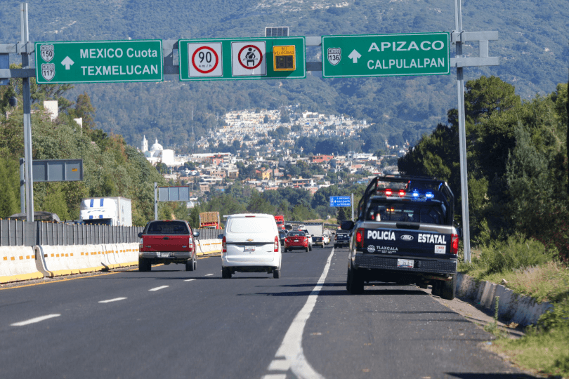 Operativo en Libramiento Tlaxcala-Chiautempan deja tráiler recuperado.