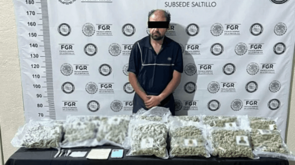 En Coahuila, detienen a una persona y aseguran más de 700 kilos de marihuana.