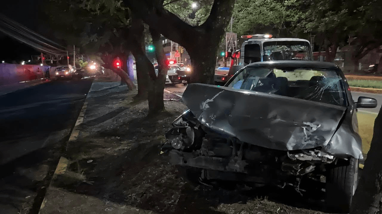 Accidente deja tres heridos en la carretera federal Puebla-Tlaxcala.
