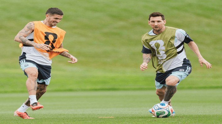 Dos Selecciones favoritas entran en acción este lunes, Argentina y Francia.