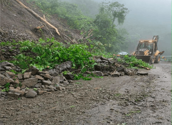 SICT atiende incidencias por lluvias en Hidalgo por la tormenta tropical Boris.