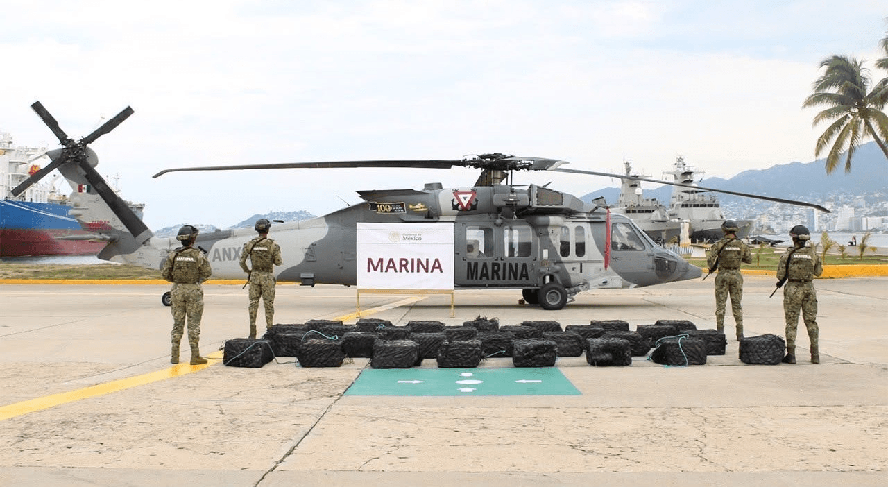 Marina asegura cerca de 1.3 toneladas de cocaína en el estado de Guerrero.