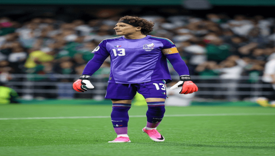 Me voy con la cabeza en alto: Memo Ochoa.