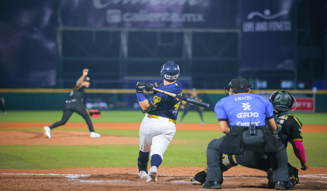 Rieleros deja sobre el terreno de juego a los Pericos.