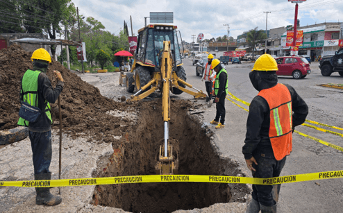 Atiende Infraestructura socavón que se formó en la Puebla-Tlaxcala.