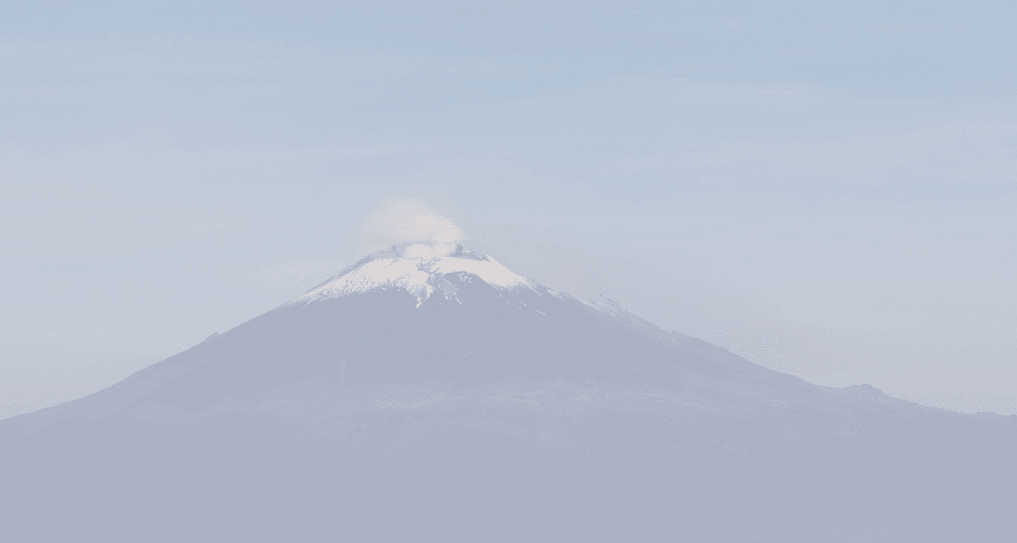Volcanes Popocatépetl e Iztaccíhuatl amanecieron despejados.