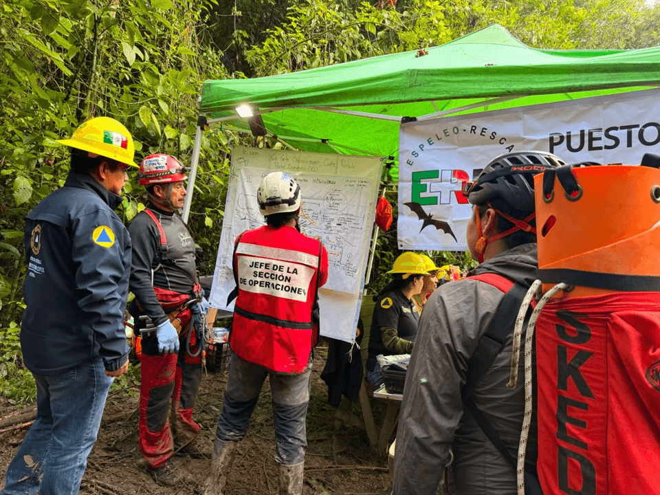 Tras cuatro días de labores, Gobierno Estatal localiza tres cuerpos extraviados en Chichicazapa.