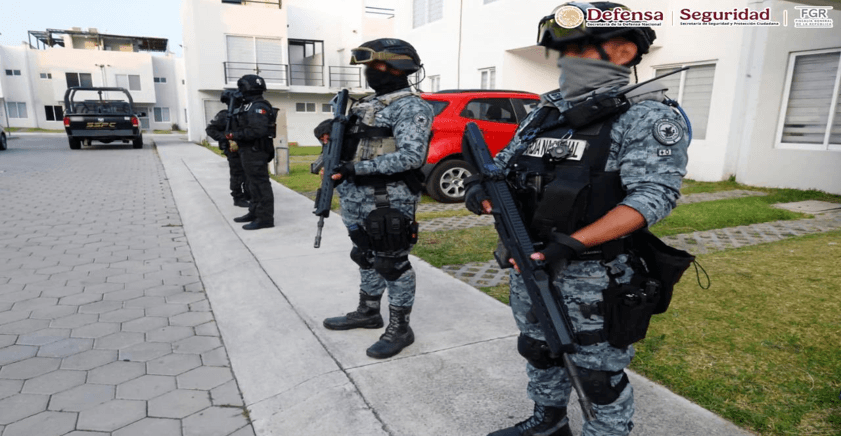 Detienen a presuntos miembros de La Empresa en operativo contra la extorsión en Morelos.
