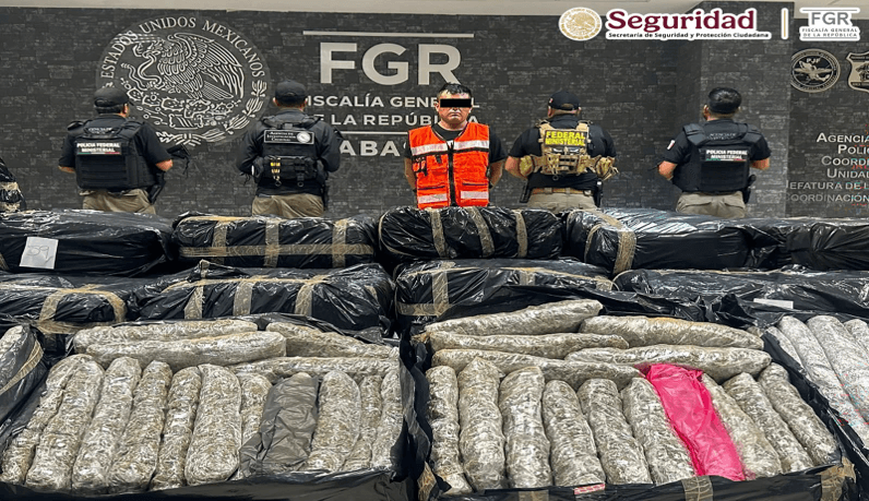 En Tabasco, detienen a una persona y aseguran más de una tonelada de marihuana.
