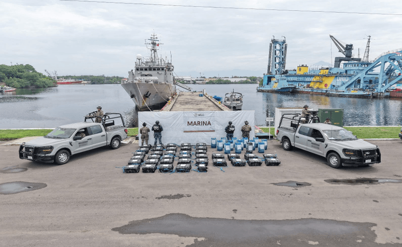 Marina asegura alrededor de 1.1 toneladas de cocaína en Chiapas.