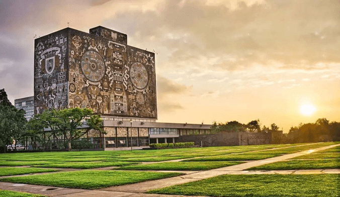 UNAM crea comisión técnica para revisar examen de ingreso a licenciatura 2026-2027.