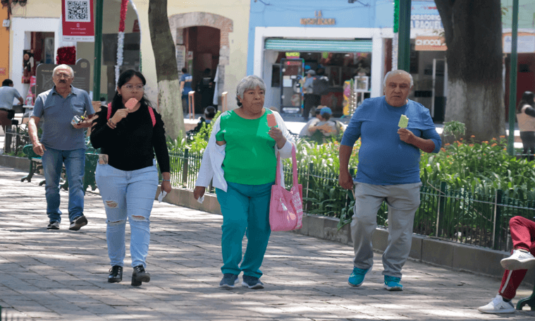 Alertan especialistas importancia de atender salud mental de personas adultas mayores.