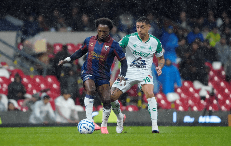 Atlante rescata empate ante León en los últimos minutos.