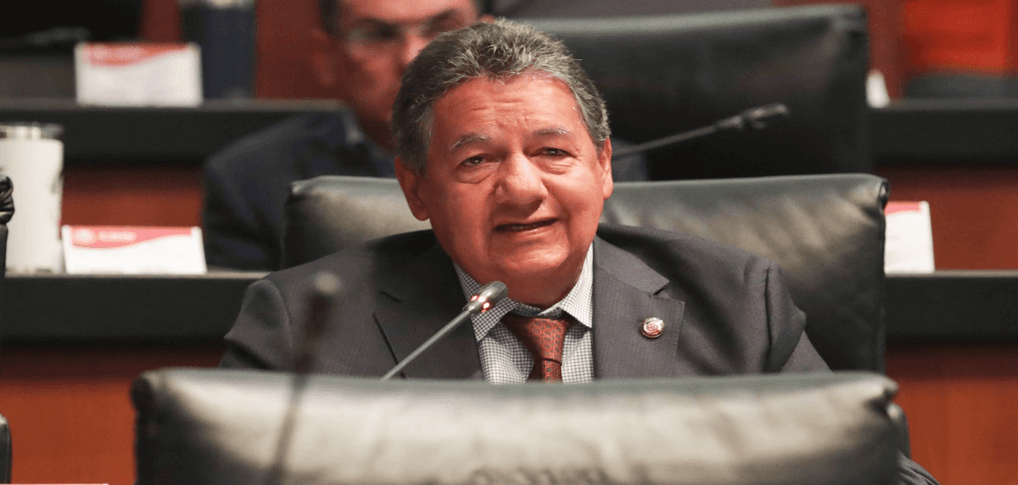 Elige Morena a Higinio Martínez como presidente del Senado.