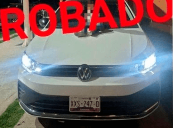 Sujetos armados roban automóvil a conductor en gasolinera del Periférico Ecológico
