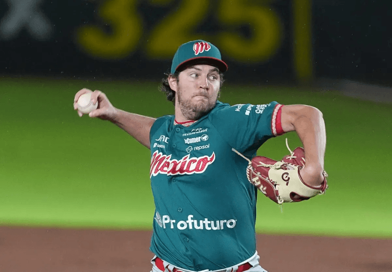 Trevor Bauer mantiene con vida a los Diablos Rojos ante Pericos.