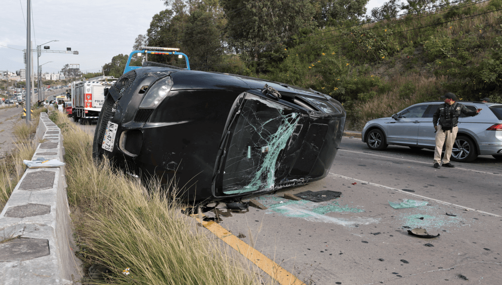 Accidentada mañana de viernes en el Periférico Ecológico de Puebla.