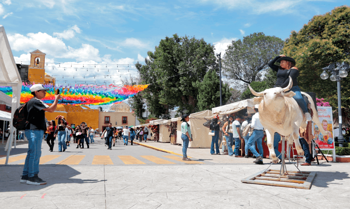 Fin de semana de fiesta llena de vida el centro de Huamantla.