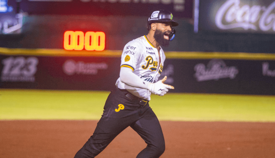Pericos pegó primero a Campeche en postemporada.