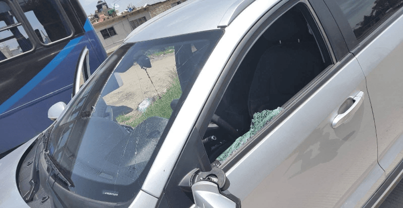 Alerta, automovilista reporta intento de asalto en el Periférico Ecológico.