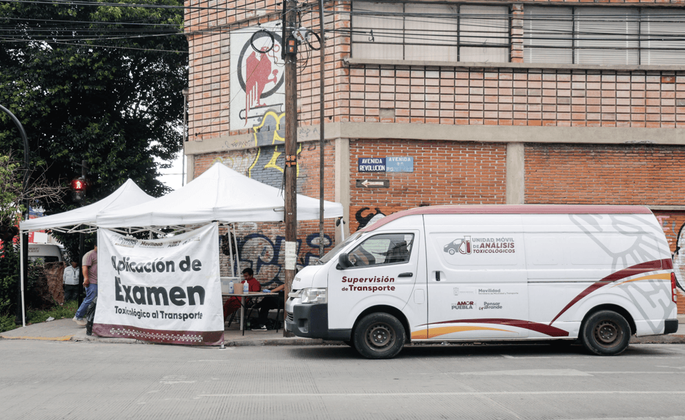 SMT aplica examen toxicológico a choferes del transporte público en Puebla.