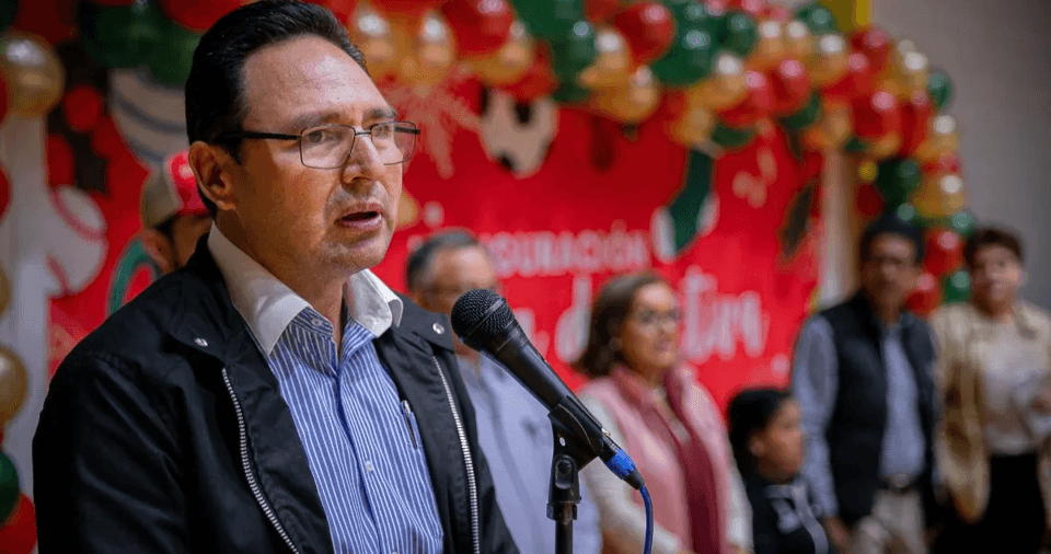Detienen en Estados Unidos a exfuncionario de Sinaloa con 111 mil dosis de fentanilo.
