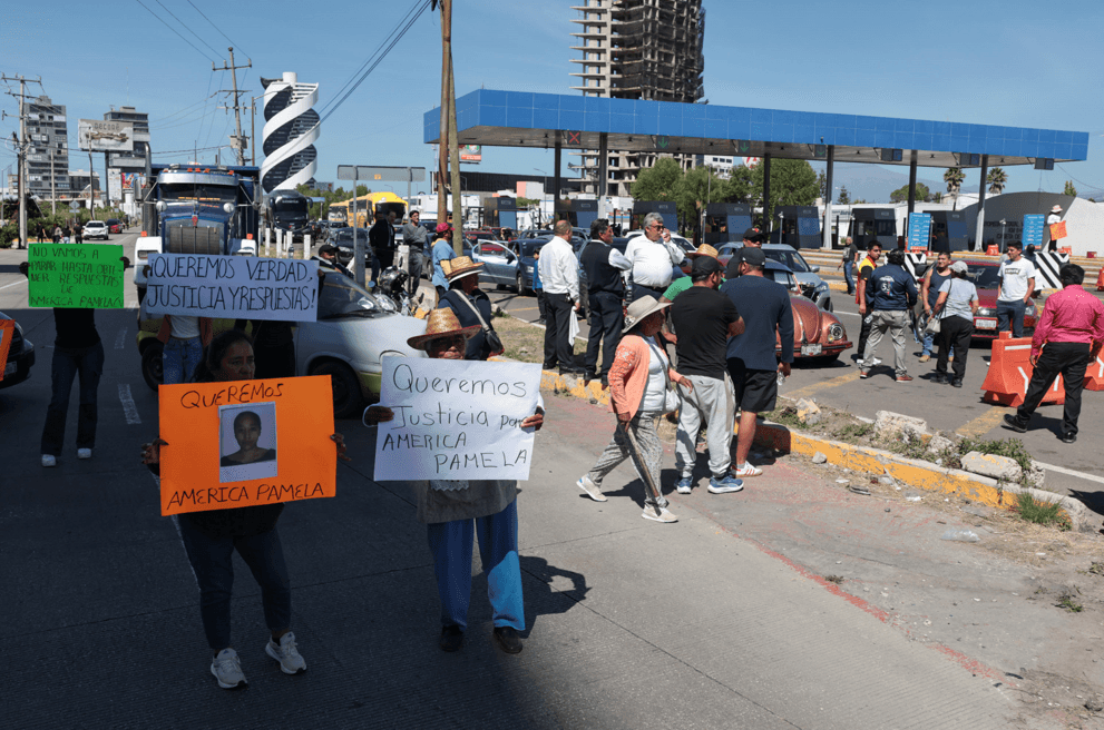 Por manifestación, día complicado en la Vía Atlixcáyotl.