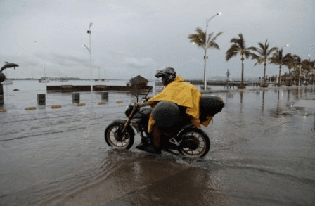 Para este lunes se pronostican lluvias torrenciales en Baja California Sur y Sonora.