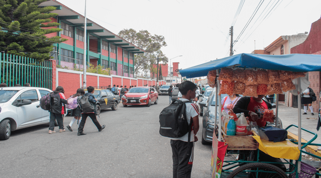Un hecho, Corte valida prohibir comida chatarra en escuelas.