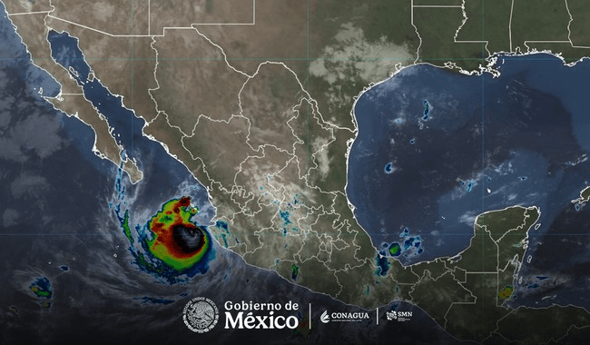 Simon ahora es huracán de categoría 2 en la escala Saffir-Simpson.