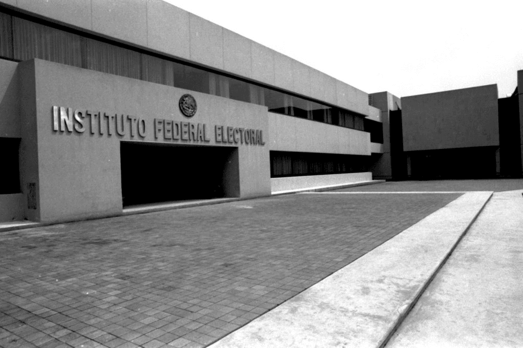 Conmemora INE 36 años de autoridad electoral nacional .