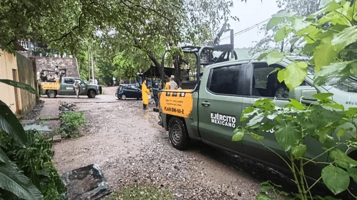 Despliegan mil 815 militares en el estado de Michoacán por huracán Simon.
