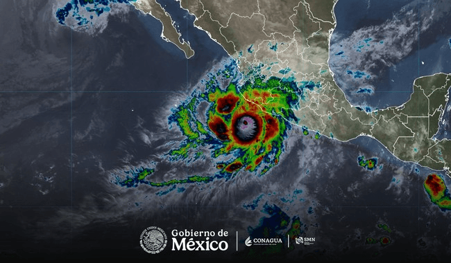 Se mantiene pronóstico de lluvias extraordinarias en Colima y Michoacán.
