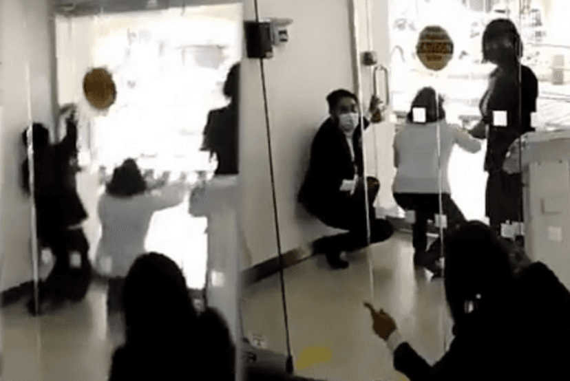 VIDEO Cierren el banco: pedían clientes del BBVA por balacera en Las Ánimas