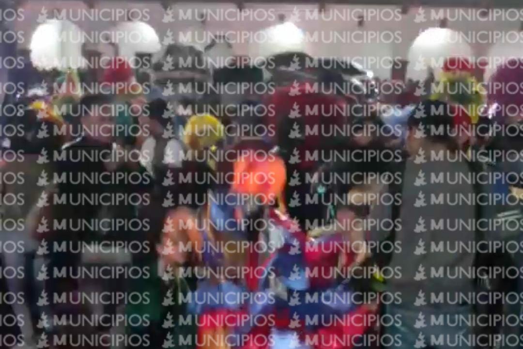 VIDEO Balacera en Carnaval de Moyotzingo deja un muerto y un menor herido