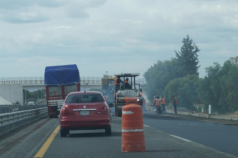 Se apuntan 13 constructoras para bacheo en la autopista Puebla-Acatzingo 