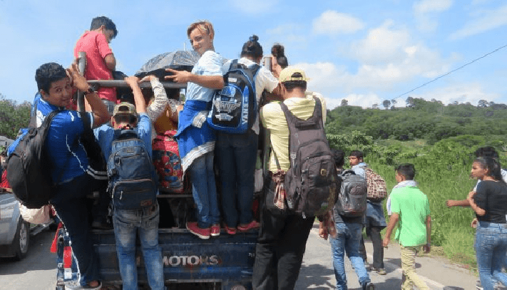Desde Acayucan Veracruz hacia la CDMX la caravana migrante