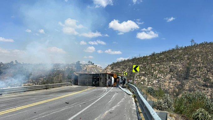 Accidente carretero provoca el cierre de la Autopista Amozoc-Perote